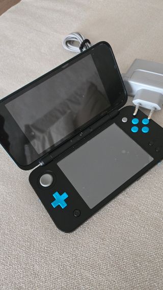 Nintendo 2DS XL Azul + Accesorios