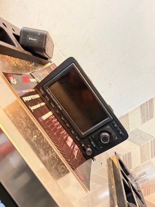 Pantalla Audi A4 B7 Navigation Plus 