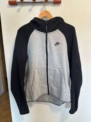 Conjunto Nike Tech Fleece Gris y Negro