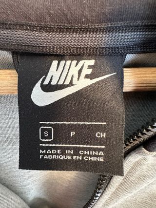 Conjunto Nike Tech Fleece Gris y Negro