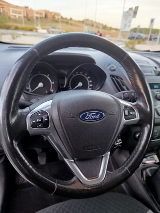 URGE VENTA!!Ford Transit Courier 2017