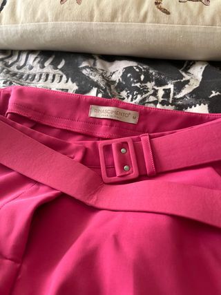 Pantalón Rinascimento Rosa Talla M
Todo un must 