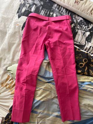 Pantalón Rinascimento Rosa Talla M
Todo un must 