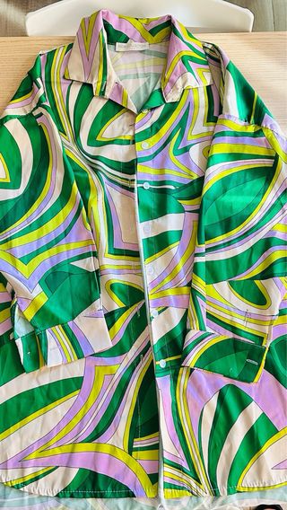 Camisa larga estampada mujer + falda morada 