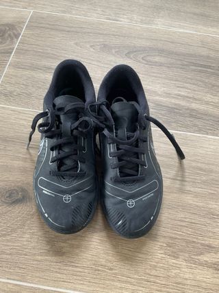 Zapatillas Nike Fútbol Negras t.33