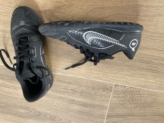 Zapatillas Nike Fútbol Negras t.33