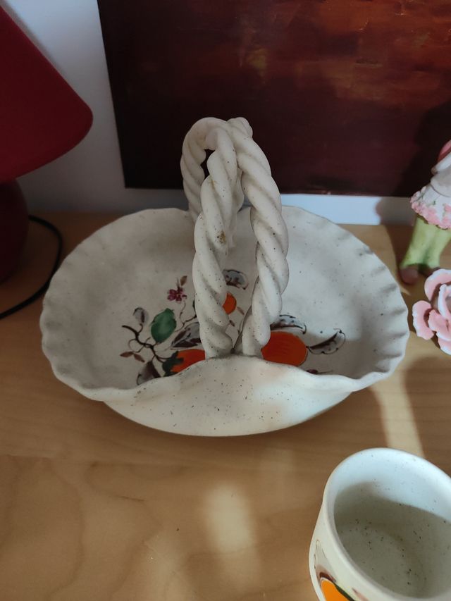 Portafrutta in ceramica con 2 bicchieri