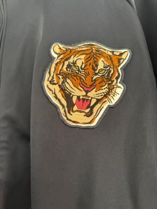 Chaqueta Gant diseño Tigre