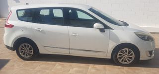 Renault Grand Scenic 2012
