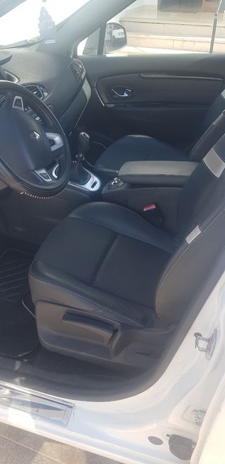 Renault Grand Scenic 2012