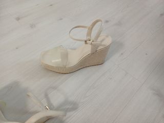Stuart Weitzman Sandalias Beige Talla X