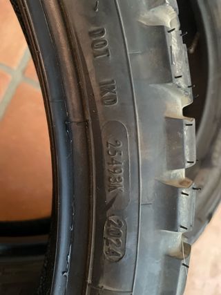 Neumáticos Pirelli Trail Rally S.T.R.
Con 300 km ￼
