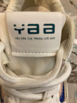 Scarpe da ginnastica bambina bianche e blu Tg.33