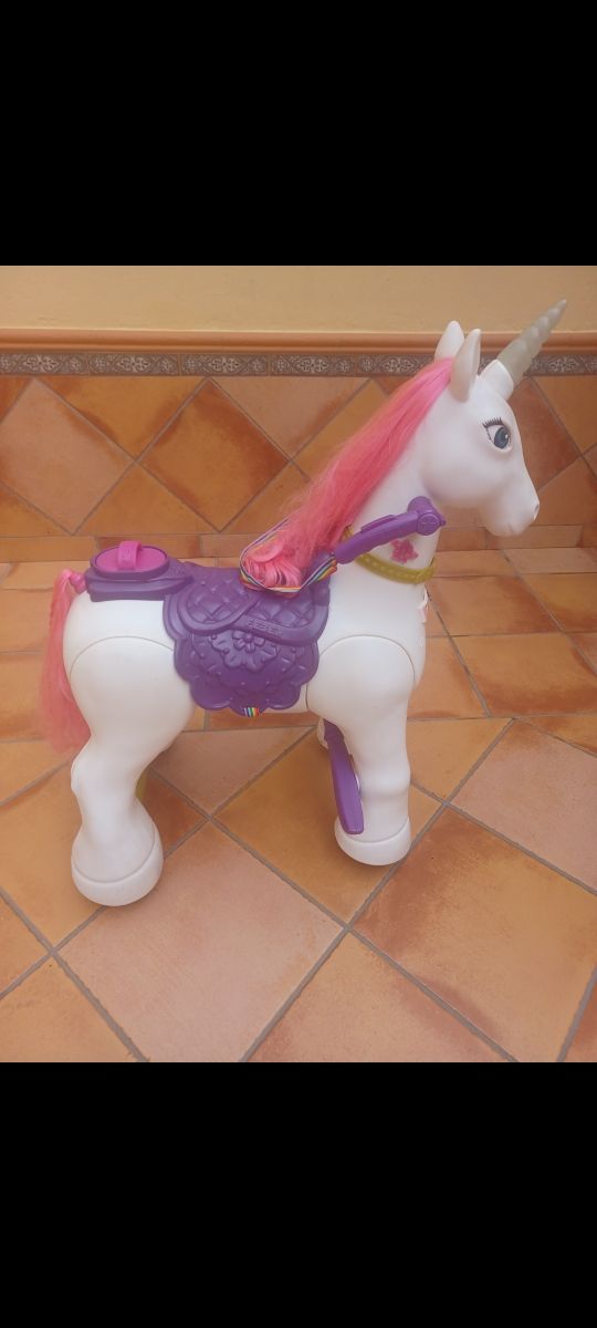 Unicornio Feber Blanco y Morado de batería.