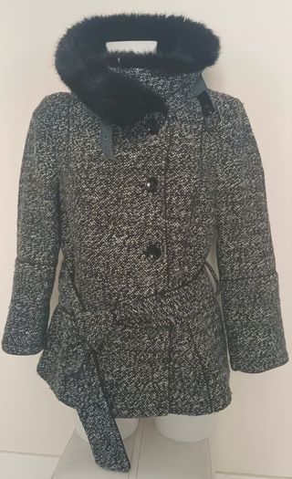Abrigo tweed negro y gris con pelo