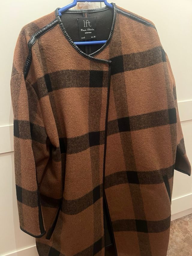 Abrigo cuadros lft talla M