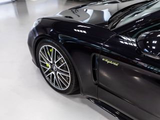 Porsche Panamera 4S E-HYBRID 