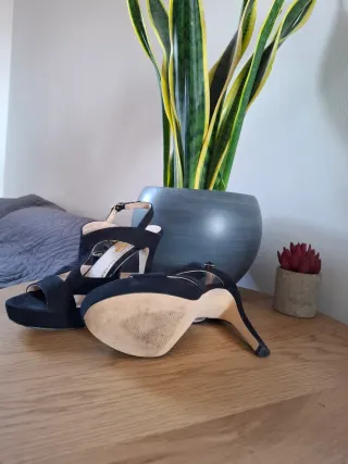 Sandalias tacón alto negras
