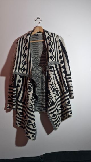 Chaqueta etnica beige y negra 