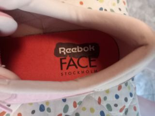 Zapatillas Reebok rosas y beige