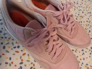 Zapatillas Reebok rosas y beige