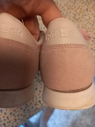 Zapatillas Reebok rosas y beige