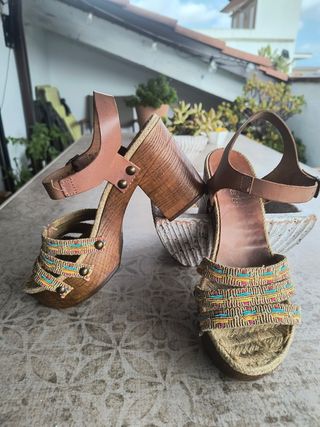 Sandalias Camila's Piel Madera Esparto Tacón