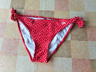 Bikini rojo estampado mini corazones
