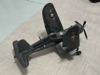 Maqueta Avión Corsair F4U escala 1/48