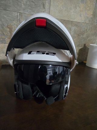Casco Modular LS2 Talla M
Con intercomunicador
