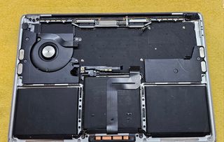 Macbook Pro A1708 2017 LEGGI TUTTO.