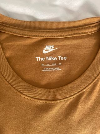 Camiseta Nike Marrón Corta