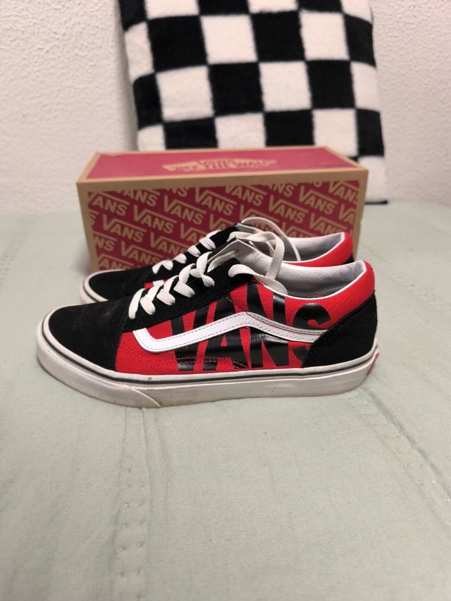 Zapatillas Vans Old Skool Negras y Rojas