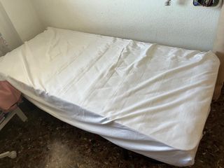Cama y colchón 190 cm