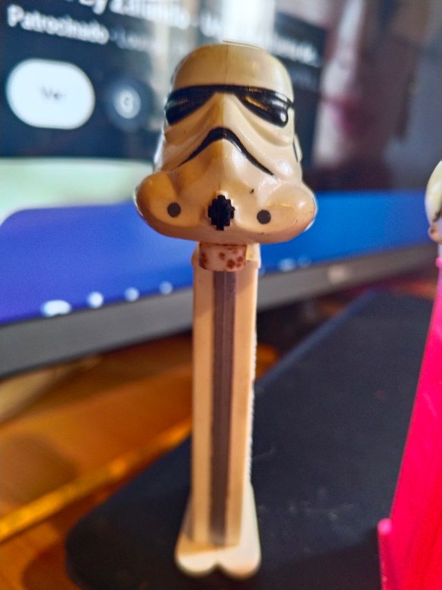 Dispensador PEZ Vintage Rubia y soldado d asalto