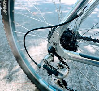 Bicicleta KENIUM ALU-7005 con accesorios