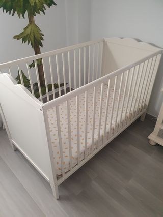 Cuna Ikea con colchón