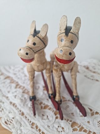 Lotto di 2 cavalli a dondolo antichi