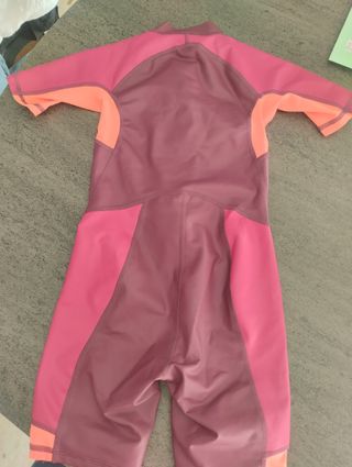 Neopreno niña Nabaiji talla 5 años y chanclas 