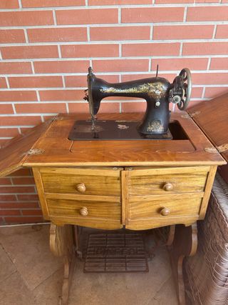Máquina de coser Singer antigua