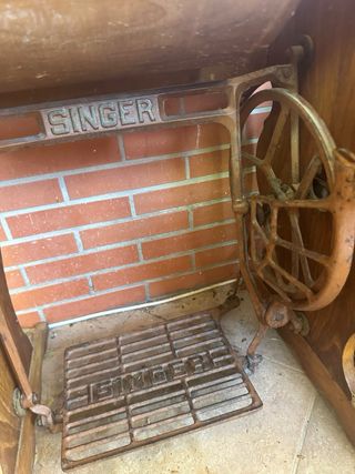 Máquina de coser Singer antigua