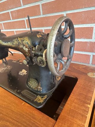 Máquina de coser Singer antigua