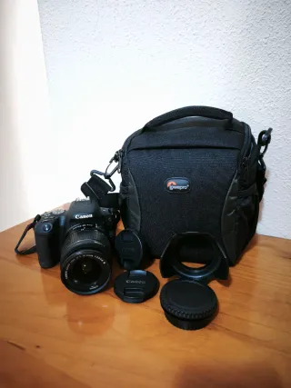 Cámara Réflex Canon EOS 200D + Accesorios.