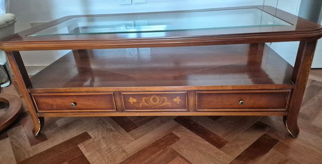 Tavolo da centro con cristallo