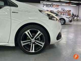 Peugeot 208 5P GT-Line 1.2L PT EAT6 110 S&S