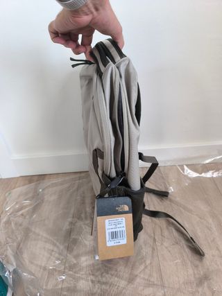 Mochila The North Face Vault 27L Gris/Verde