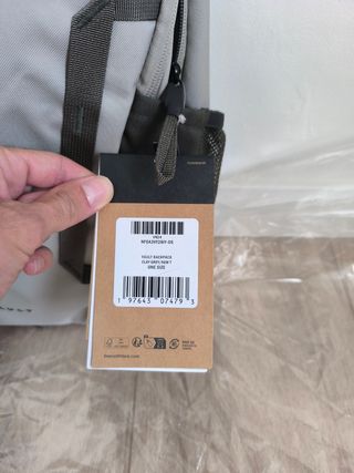 Mochila The North Face Vault 27L Gris/Verde