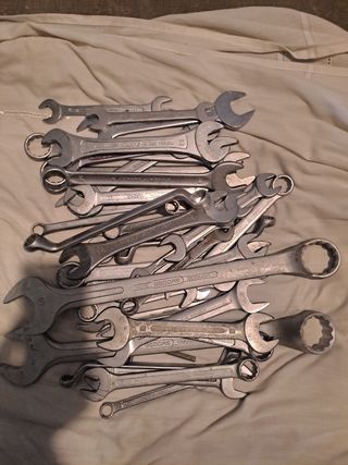 Herramientas de un taller se serro son 37 llaves 