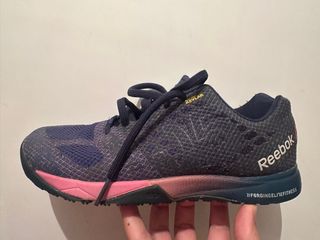 Zapatillas Reebok CrossFit moradas y Rosas