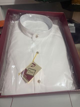 Camisa corta blanca cuello mao Dove
